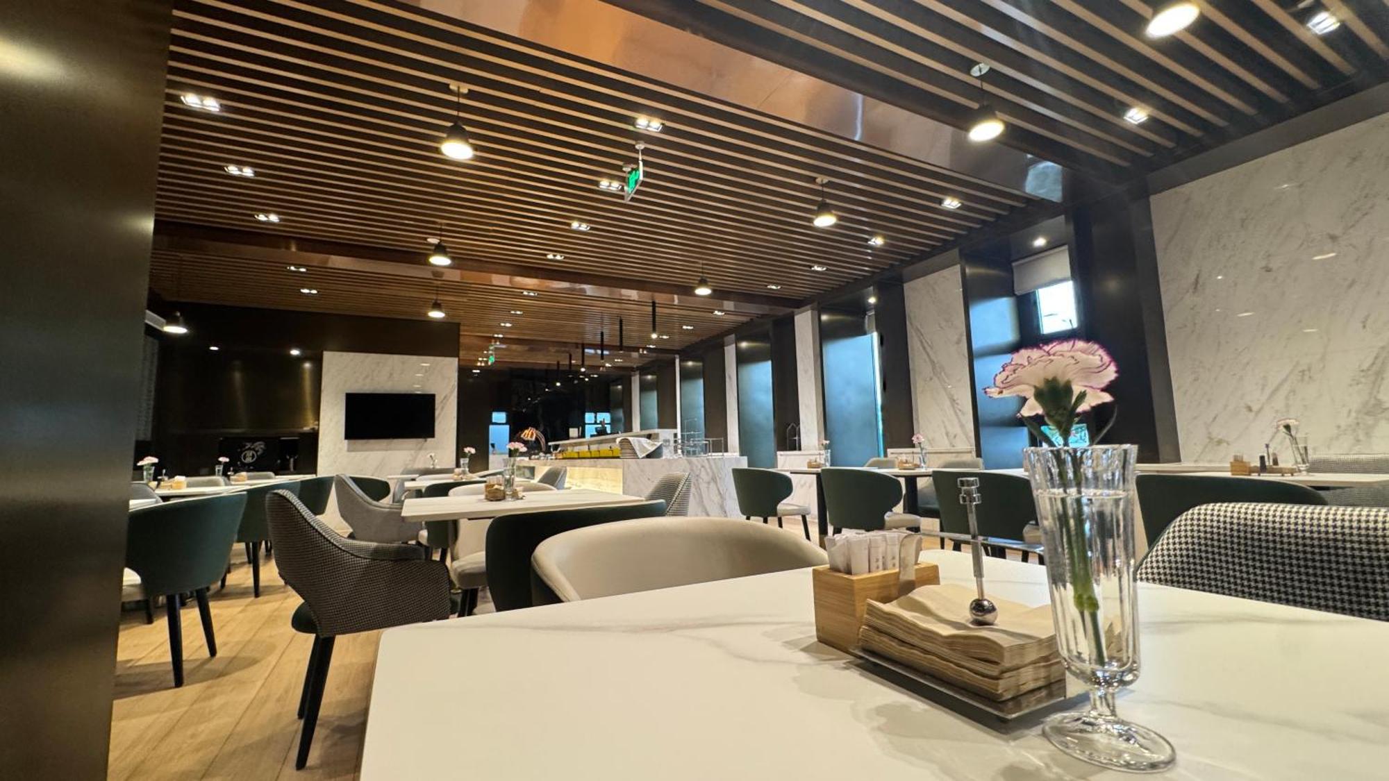 Hotel Pudong Caolu Atour 4*
