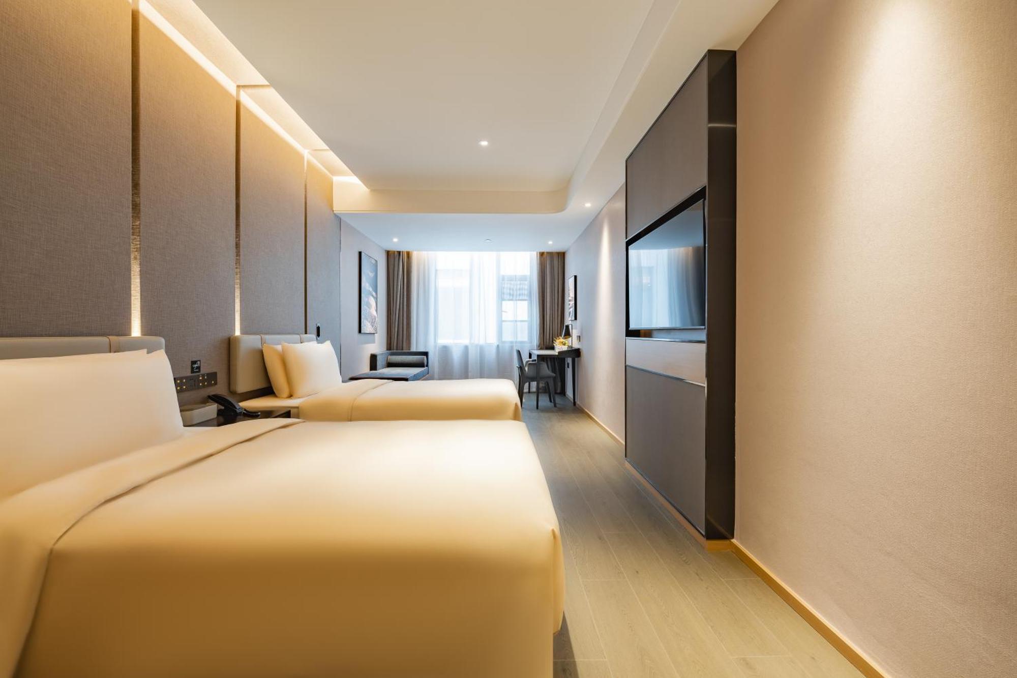 Pudong Caolu Atour Hotel